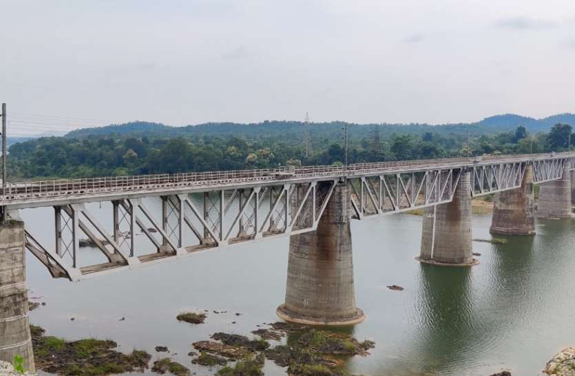 Tawa Railway Bridge completed 151 years, Rail Bridge was built in 19 months तवा रेलवे ब्रिज के 15१ वर्ष पूरे, १९ महीने में बनाया गया था रेल ब्रिज