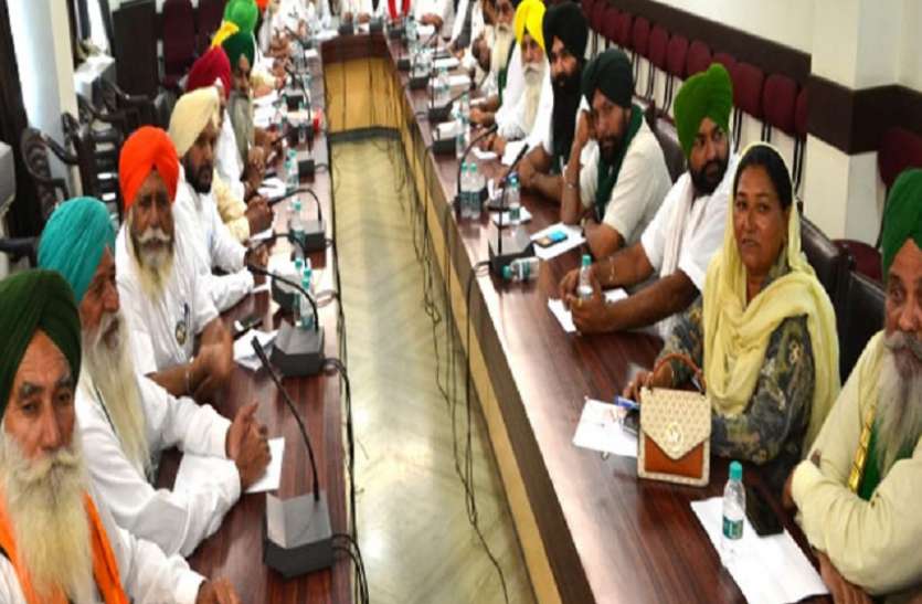 किसान संगठनों संग पंजाब राजनीतिक दलों की बैठक पंजाब विधानसभा चुनाव से पहले किसानों को साधने का प्रयास, किसान संगठनों संग कांग्रेस और अकाली दल ने की बैठक