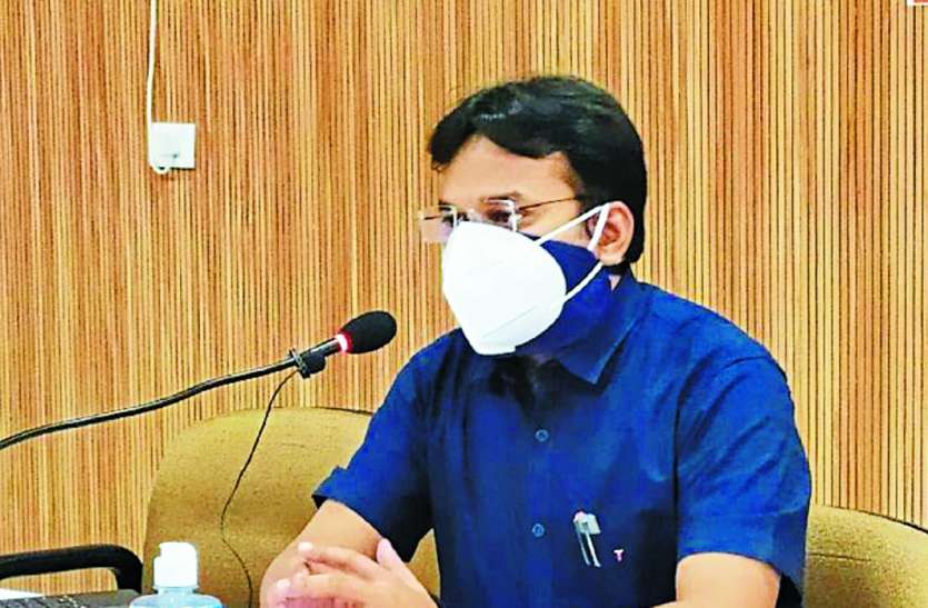 Chhindwara Collector INTERVIEW: मिलिए छिंदवाड़ा कलेक्टर से, जानिए कौन सी वजह इन्हें बनाती है खास
