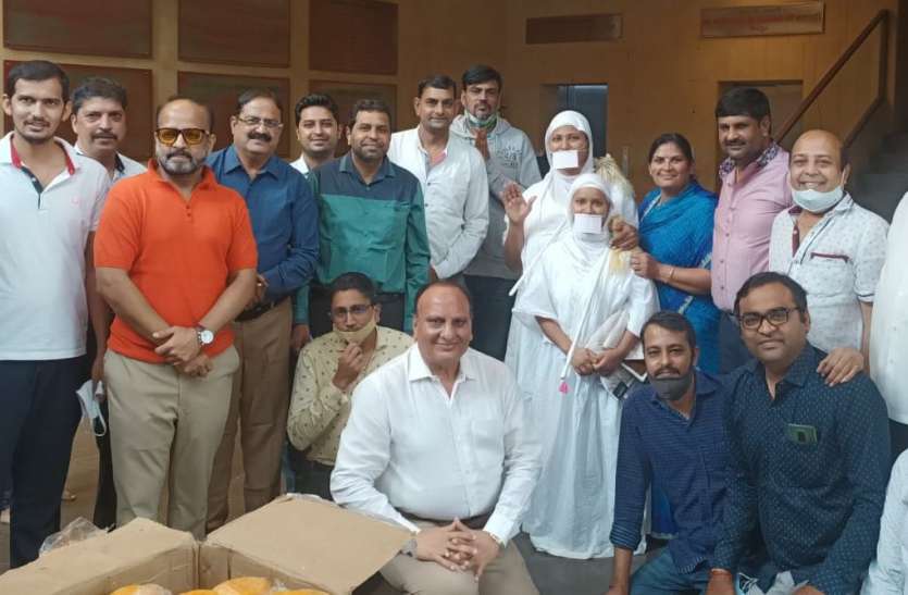 जरूरत परिवार के रिश्तों को मेंटेन करने की-साध्वी रिद्धिमा जरूरत परिवार के रिश्तों को मेंटेन करने की-साध्वी रिद्धिमा