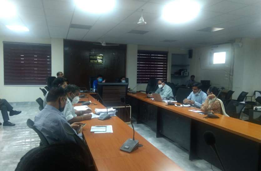 वैक्सीनेशन करवा लें, वरना एसडीएम के साथ पुलिस आएगी घर वैक्सीनेशन करवा लें, वरना एसडीएम के साथ पुलिस आएगी घर