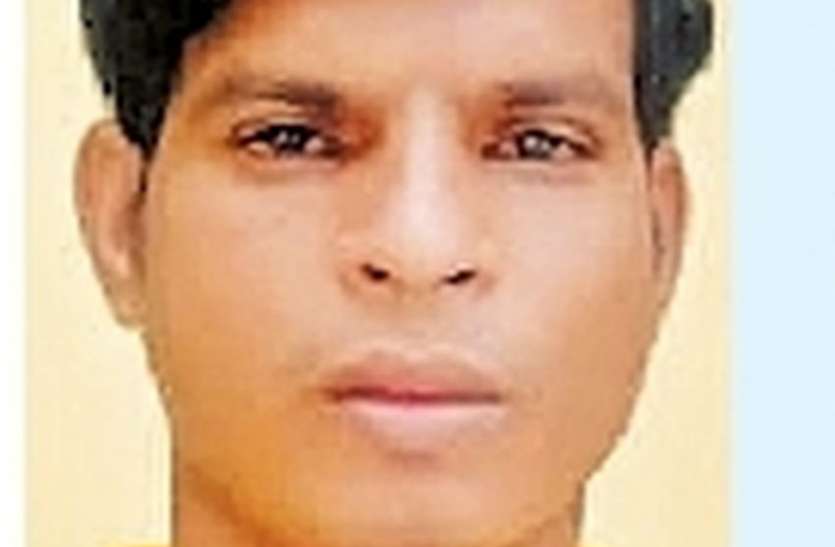 सेना की डाक खोलकर वाट्सएप से भेजता रहा सूचना, आइएसआइ के हनीट्रेप में फंसा डाककर्मी सेना की डाक खोलकर वाट्सएप से भेजता रहा सूचना, आइएसआइ के हनीट्रेप में फंसा डाककर्मी