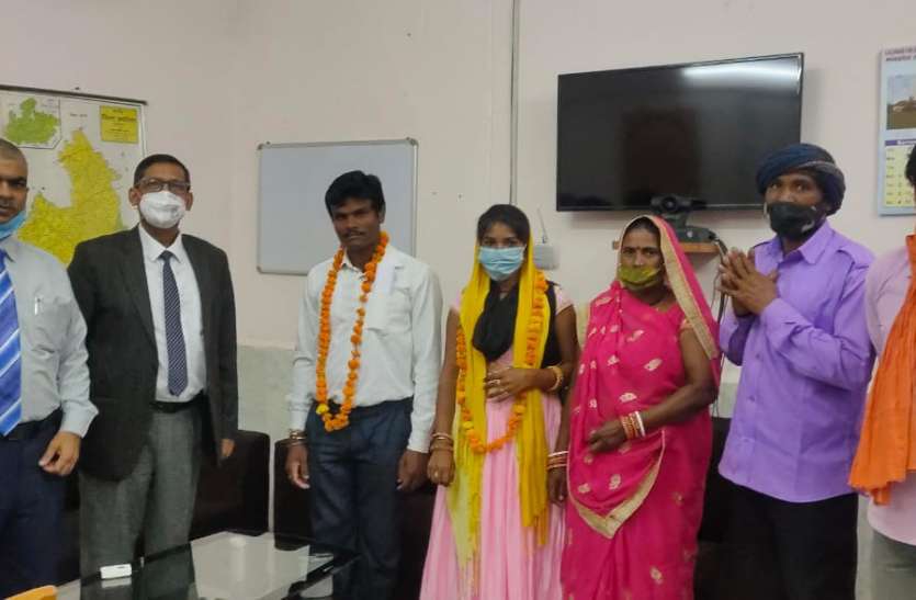 The judge said- Lok Adalat has a big role in settling mutual disputes by agreement न्यायाधीश ने कहा- आपसी विवादों को राजीनामे से निपटाने में लोक अदालत की बड़ी भूमिका
