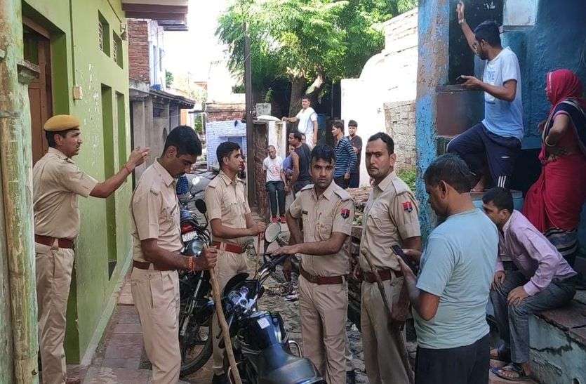 ACB camped at the village development officer's house in Basedi, did not get the bribe amount till late night बसेड़ी में ग्राम विकास अधिकारी के घर एसीबी को डेरा, देर रात तक नहीं मिली रिश्वत की राशि