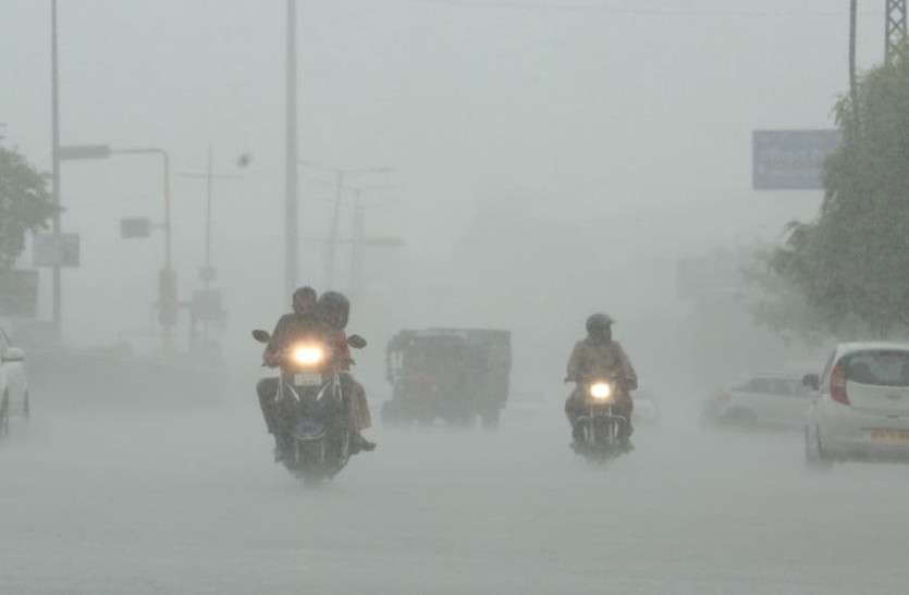 Delhi Weather news Updates Today Delhi Weather News Updates Today: दिल्ली में मानसून मेहरबान, 2011 के बाद हुई इतनी बारिश