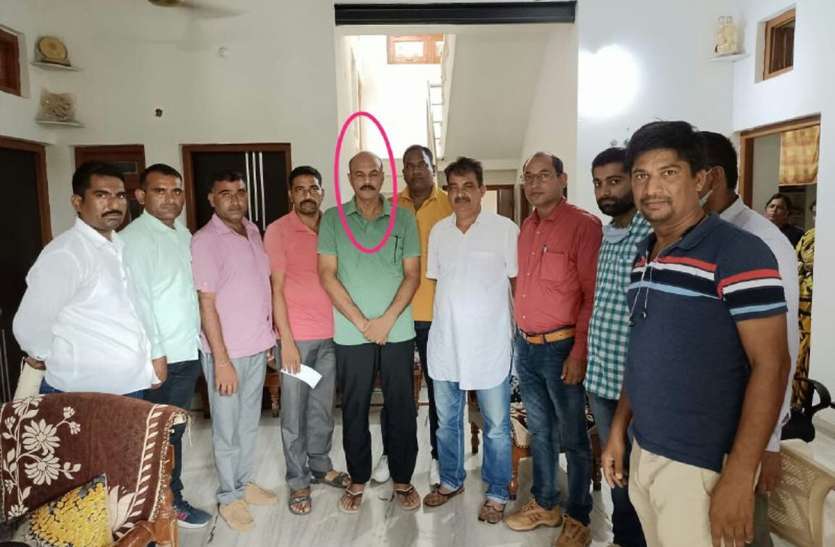 डिस्कॉम का एक्सइएन 25 हजार रुपए रिश्वत लेते गिरफ्तार डिस्कॉम का एक्सइएन 25 हजार रुपए रिश्वत लेते गिरफ्तार