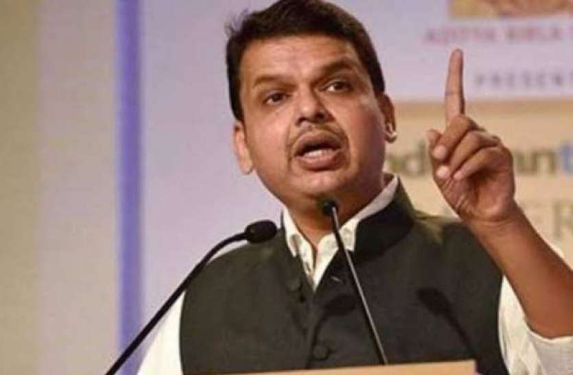 मुंबई दुष्कर्म मामले में उद्धव सरकार पर बरसे पूर्व सीएम देवेंद्र फडनवीस मुंबई के 'निर्भया कांड' को लेकर उद्धव सरकार पर बरसे पूर्व सीएम फडणवीस, कहा - 'पुलिस महकमे में सुधार करें'