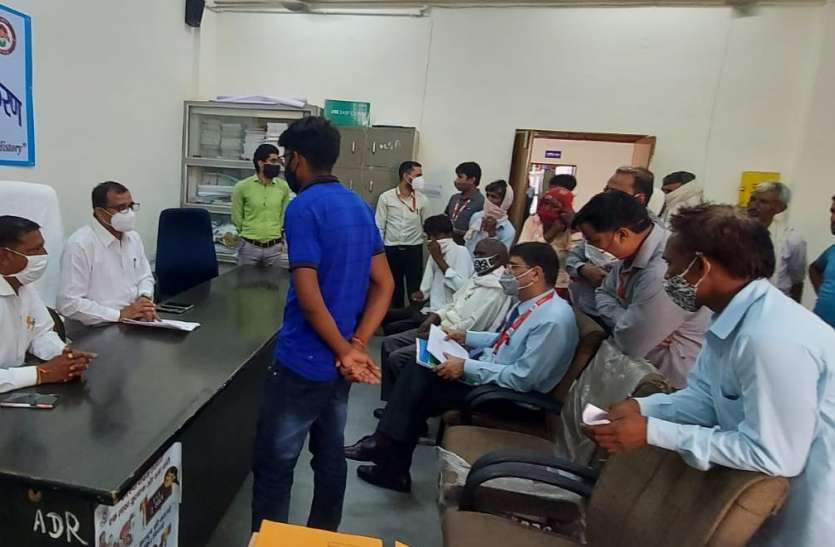 लोक अदालतों में 1042 प्रकरणों का निस्तारण लोक अदालतों में 1042 प्रकरणों का निस्तारण