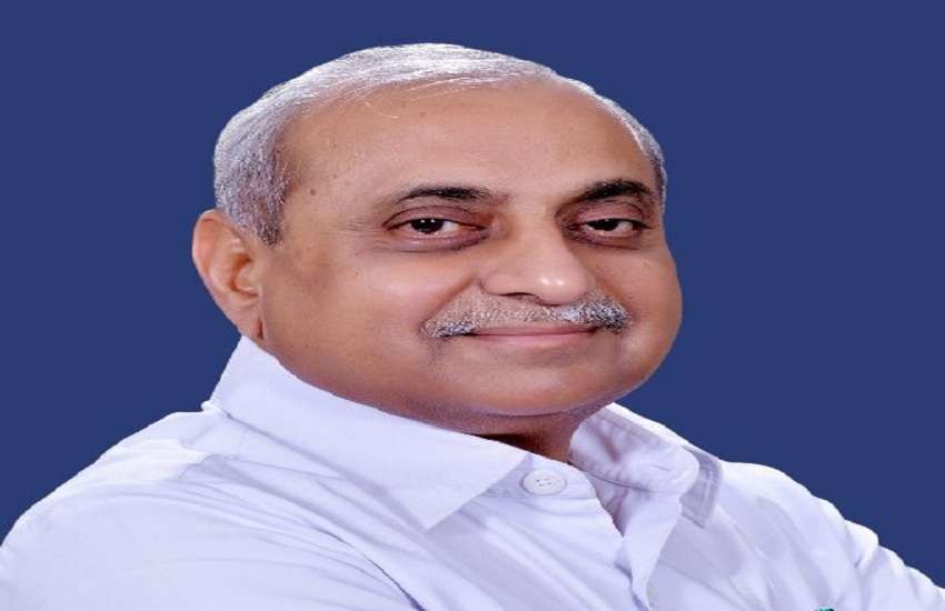 मांडविया या नितिन हो सकते हैं गुजरात के नए सीएम