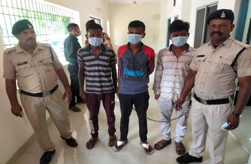 रिटायर्ड अधिकारी के घर 11 लाख 50 हजार की चोरी, तीन आरोपी गिरफ्तार, चोरी के पैसे से युवक ने गणेश पंडाल लगाया डीजे रिटायर्ड अधिकारी के घर 11 लाख 50 हजार की चोरी, तीन आरोपी गिरफ्तार, चोरी के पैसे से युवक ने गणेश पंडाल लगाया डीजे