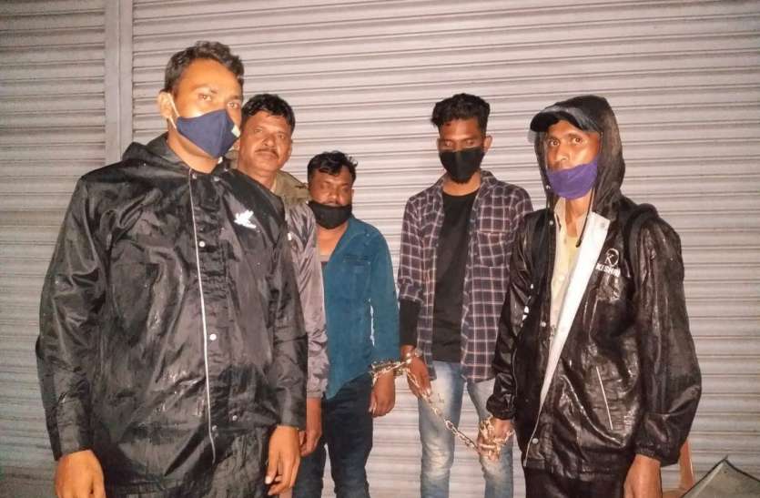 Accused: पिस्टल की दम पर लूट करने गए सभी आरोपी गिरफ्तार Accused: पिस्टल की दम पर लूट करने गए सभी आरोपी गिरफ्तार