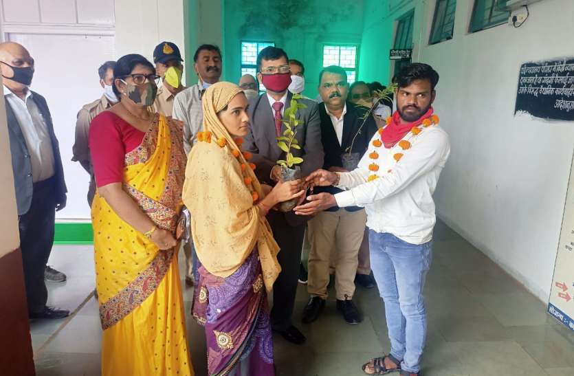 अदालत में हुई सास बहू की सुलह, टूटने से बचे 65 परिवार अदालत में हुई सास बहू की सुलह, टूटने से बचे 65 परिवार
