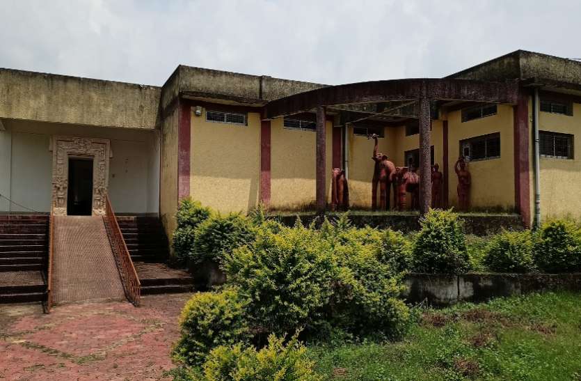 Archaeological museum in bad condition पुरातत्व संग्रहालय का अस्तित्व संकट में, ऐतिहासिक धरोहर संभालना तो दूर बिल्डिंग भी हो गई बदहाल