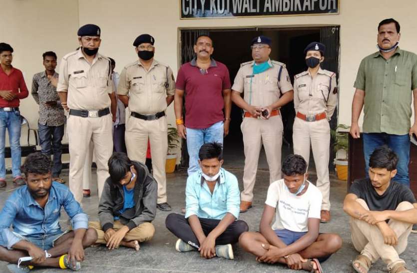 Thieves arrested इनकी रईसी तो देखिए, स्कॉर्पियो से आकर व्यवसायी के घर की थी चोरी, अब जाना पड़ गया जेल