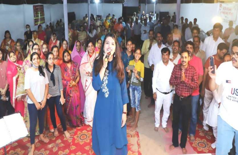 संवत्सरी प्रतिक्रमण में उमड़ा जैन समाज संवत्सरी प्रतिक्रमण में उमड़ा जैन समाज