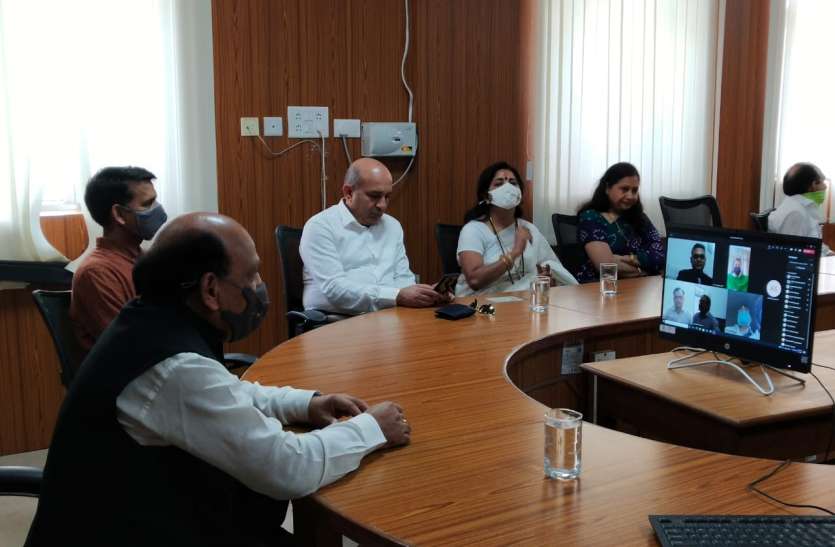 1475 प्रकरणों का निस्तारण, 10.18 करोड़ की राशि का अवार्ड पारित 1475 प्रकरणों का निस्तारण, 10.18 करोड़ की राशि का अवार्ड पारित