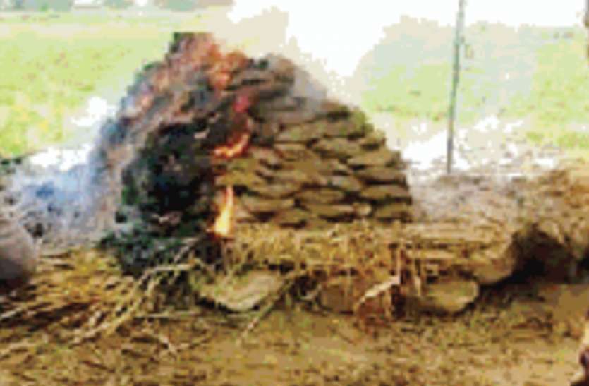 अंतिम सफर की डगर है बहुत कठिन अंतिम सफर की डगर है बहुत कठिन