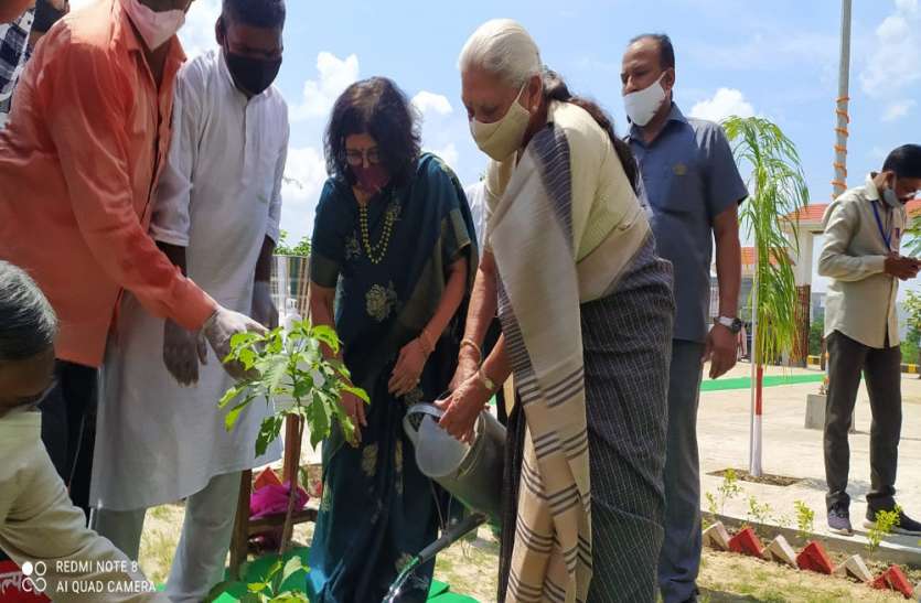 महिलाओं एवं बच्चों को कौशल विकास के लिए प्रेरित करें- आनंदीबेन पटेल महिलाओं एवं बच्चों को कौशल विकास के लिए प्रेरित करें- आनंदीबेन पटेल