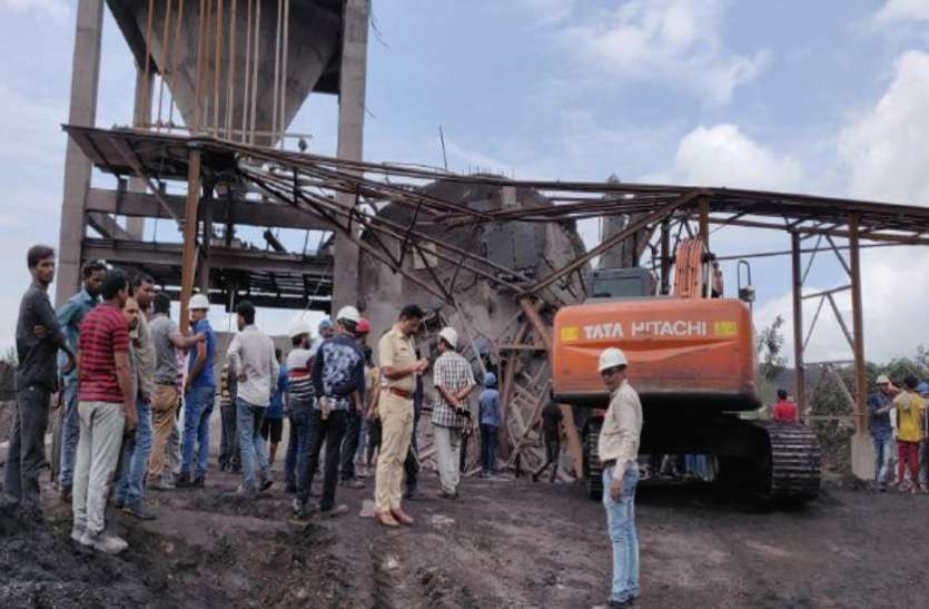 Big Accident बड़ा हादसा: स्काई एलॉयज फैक्ट्री में अचानक गिरा सेलो टैंक, 2 टेक्नीशियन समेत 3 की दबकर मौत