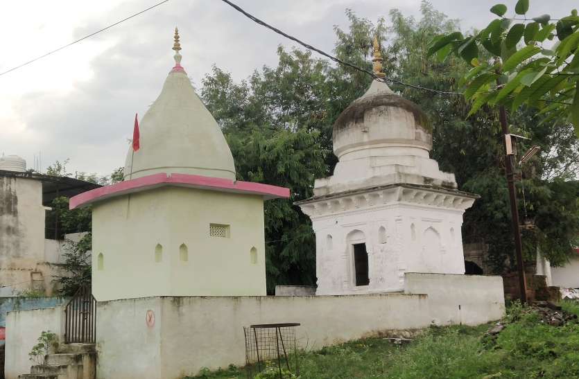 100 वर्षो से अधिक पुराना है पिता पुत्र का यह मंदिर 100 वर्षो से अधिक पुराना है पिता पुत्र का यह मंदिर
