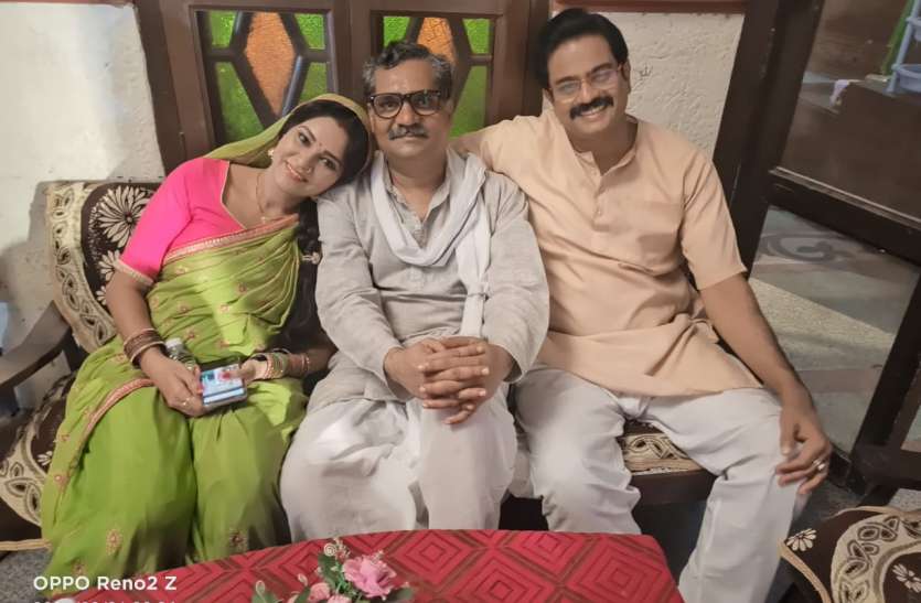 हास्य धारवाहिक '...और भई क्या चल रहा है, में बृजबिहारी मिश्रा का रोल कर रहे पंकज सिवनी में हास्य धारवाहिक '...और भई क्या चल रहा है, में बृजबिहारी मिश्रा का रोल कर रहे पंकज सिवनी में
