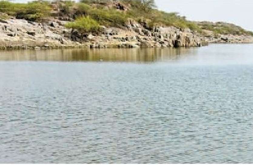 कायलाना झील की व्यथा... पिछले 15 साल से ‘कोहनी के लगाया गुड़’ कायलाना झील की व्यथा... पिछले 15 साल से ‘कोहनी के लगाया गुड़’