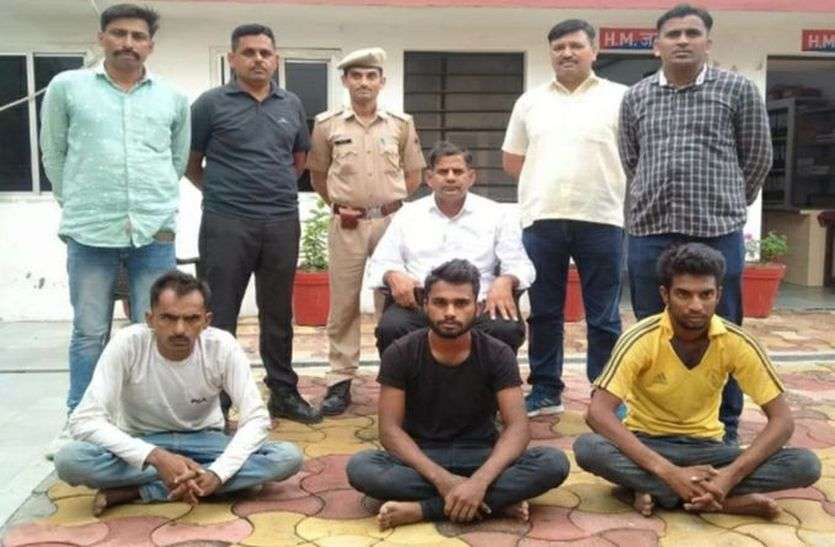 शातिर मोटरसाइकिल चोर गिरफ्तार, चोरी की पांच मोटरसाइकिल बरामद शातिर मोटरसाइकिल चोर गिरफ्तार, चोरी की पांच मोटरसाइकिल बरामद