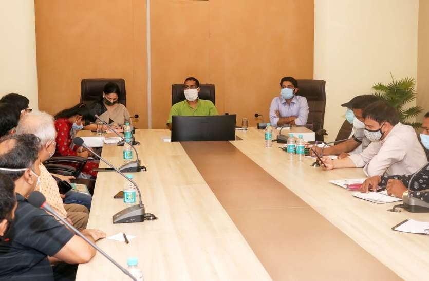 सीएम हेल्पलाइन का विस्तृत ब्योरा तक नहीं बता पाए अधिकारी सीएम हेल्पलाइन का विस्तृत ब्योरा तक नहीं बता पाए अधिकारी