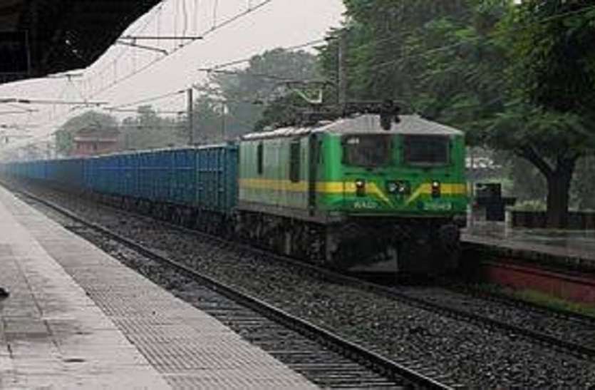 freight_train_1.jpeg फ्रेट ट्रेन की औसत गति 60 किमी प्रतिघंटे के पार हुई