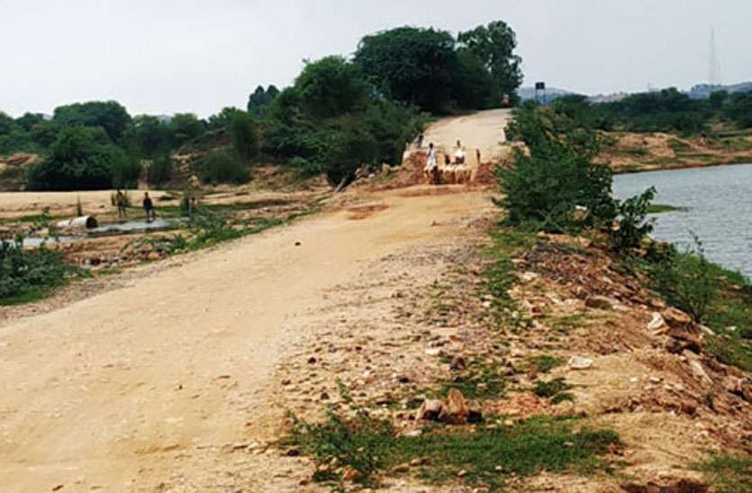 बनास में टोंक गहलोद मार्ग पर आवागमन हुआ शुरू बनास में टोंक गहलोद मार्ग पर आवागमन हुआ शुरू