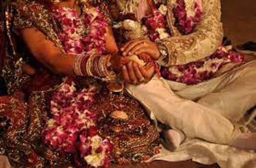 sadhi.jpg Relationship tips: अरेंज मैरेज में कैसे लाए प्यार का ट्विस्ट