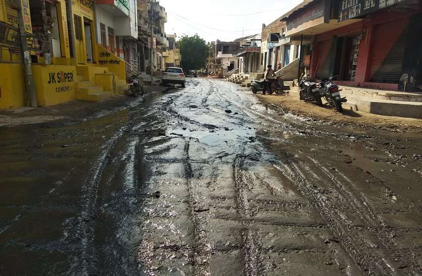 जनता की परवाह नहीं, मुख्य सचिव का तो लिहाज करो जनता की परवाह नहीं, मुख्य सचिव का तो लिहाज करो