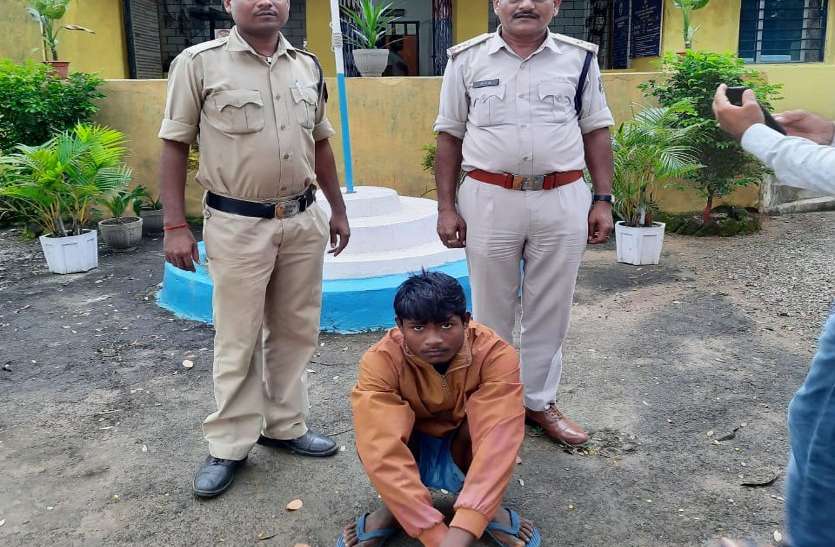 Accused arrested after 2 years जंगल के रास्ते जा रही युवती को जबरन ले जाने लगे 2 युवक, विरोध किया तो 100 मीटर गहरी खाई में धकेला