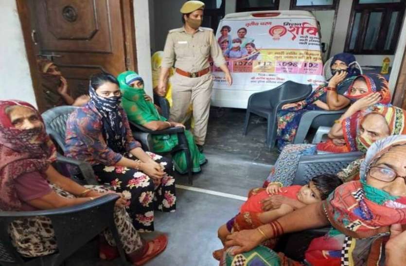 bagpat_mahila.jpg महिला पुलिस अब आपके द्वार: घर-घर जाकर दूर करेंगी आधी आबादी की प्रताड़ना का दर्द