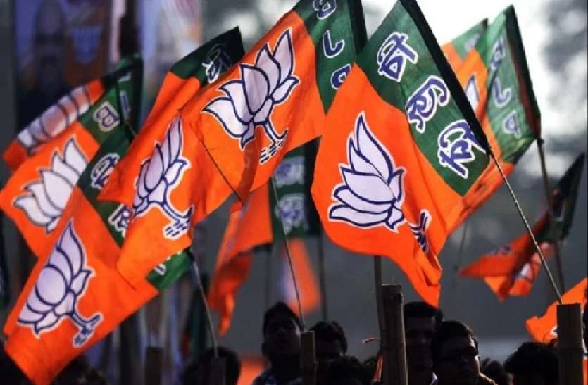 आपकी बात, भाजपा शासित राज्यों में मुख्यमंत्री क्यों बदल रहे हैं? आपकी बात, भाजपा शासित राज्यों में मुख्यमंत्री क्यों बदल रहे हैं?