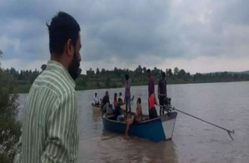 Boat sank in Maharashtra महाराष्ट्र: वर्धा नदी में नाव पलटने से 11 लोगों की डूबने से मौत! 3 लोगों के शव बरामद