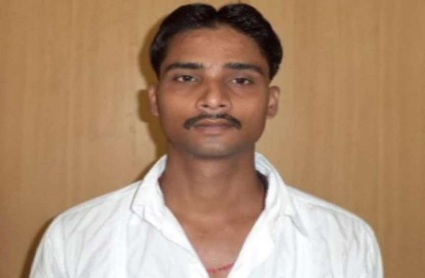 One lakh prize crook killed in Varanasi 23 cases were registered वाराणसी में एक लाख इनामी बदमाश ढेर, 23 मुकदमे थे दर्ज, एसटीएफ ने बीच रोड पर मार गिराया