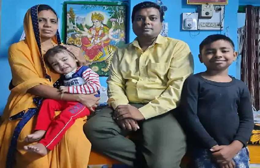 दुर्लभ बीमारी subglottic stenosis से पीड़ित रुद्रांश और माता-पिता, भाई