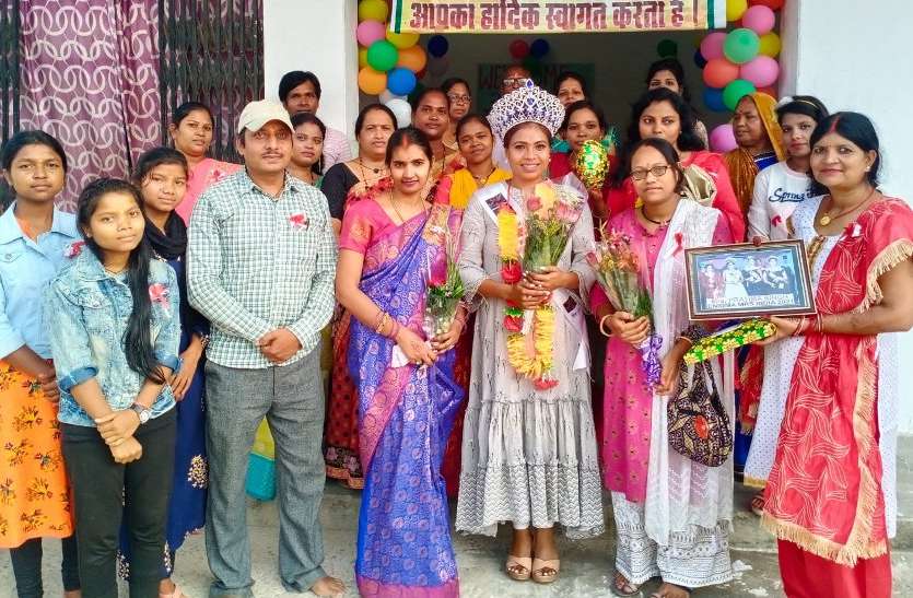 Mrs India title प्रतिमा ने जीता मिसेज इंडिया का खिताब, फैशन में कम जागरुक क्षेत्र से होने के बावजूद पाई उपलब्धि