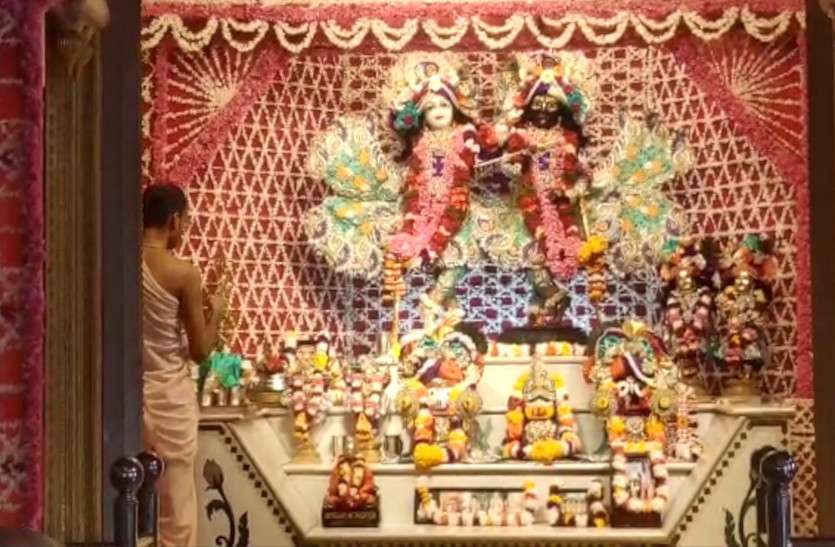 radha_ashtami_2021.jpg Radha Ashtami 2021: मंदिरों में सादगी से मनाया जा रहा राधा रानी का जन्मोत्सव