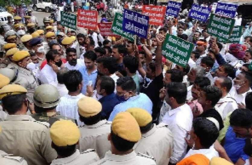 बिजली मांग रहे किसानों पर मुकदमे बर्दाश्त नहीं, सिलोर व नमाना क्षेत्र के ग्रामीण जुटे बिजली मांग रहे किसानों पर मुकदमे बर्दाश्त नहीं, सिलोर व नमाना क्षेत्र के ग्रामीण जुटे