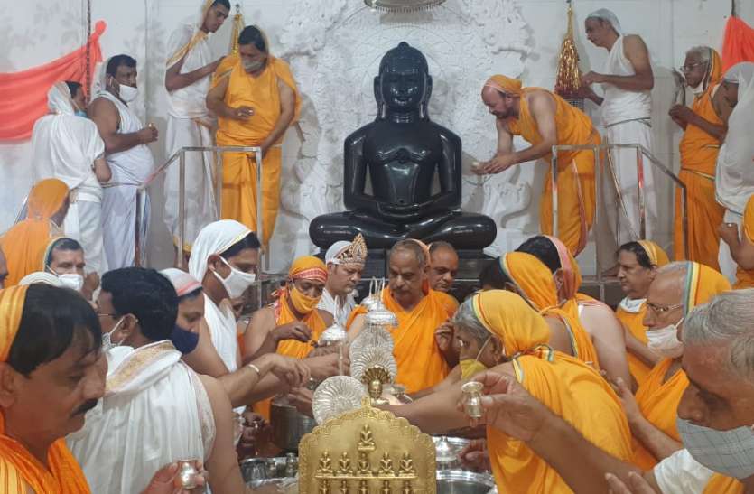 दिगम्बर जैन मंदिरों में उत्तम संयम धर्म की आराधना दिगम्बर जैन मंदिरों में उत्तम संयम धर्म की आराधना