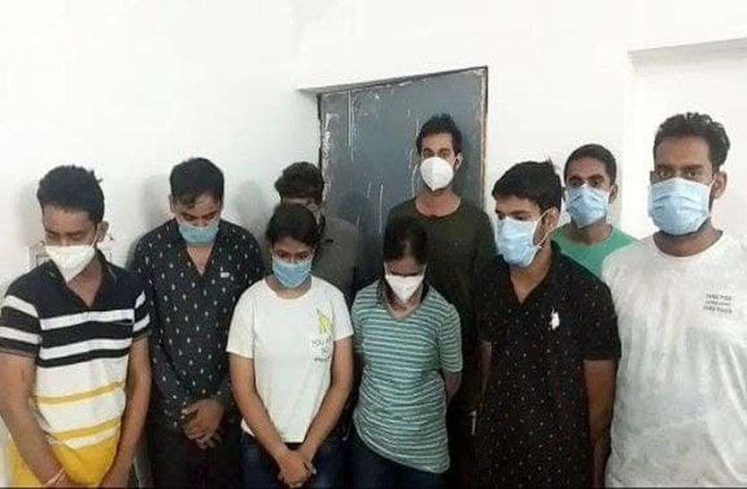 नीट-जेईई : यूपी से डॉ. खुर्शीद चला रहा है पैसा लेकर पास करवाने वाला गिरोह नीट-जेईई : यूपी से डॉ. खुर्शीद चला रहा है पैसा लेकर पास करवाने वाला गिरोह
