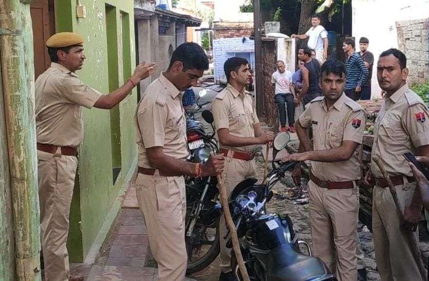 ACB seized the bribe amount from the toilet on the behest of VDO एसीबी ने वीडीओ की निशानदेही पर शौचालय से जब्त की घूस की राशि