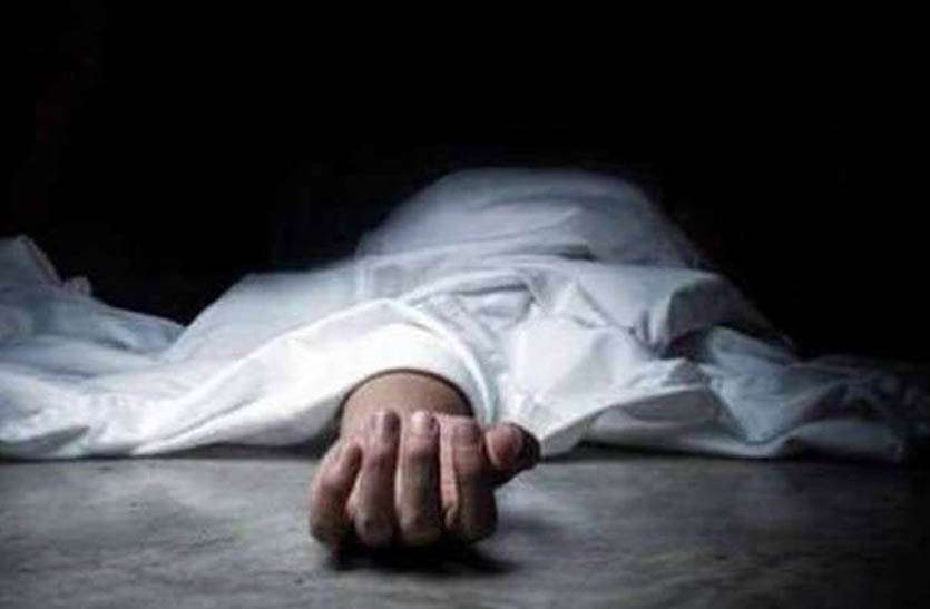 तालाब में डूबने से युवक की मौत, परिजनों ने जताया हत्या का संदेह तालाब में डूबने से युवक की मौत, परिजनों ने जताया हत्या का संदेह