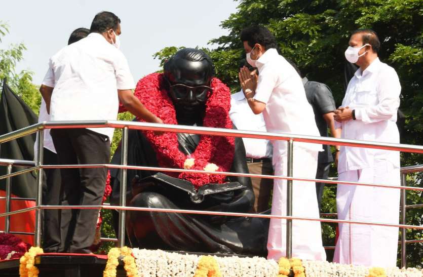 Stalin offers homage to Annadurai on his birth anniversary मुख्यमंत्री स्टालिन ने अन्नादुरई को उनकी जयंती पर अर्पित की श्रद्धांजलि, मौन मार्च का नेतृत्व किया