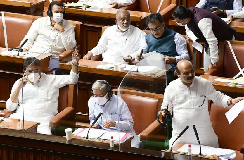 तीन लाख एलइडी से रोशन होंगी शहर की सड़कें, दिसंबर तक परियोजना पूरी करने के निर्देश तीन लाख एलइडी से रोशन होंगी शहर की सड़कें, दिसंबर तक परियोजना पूरी करने के निर्देश