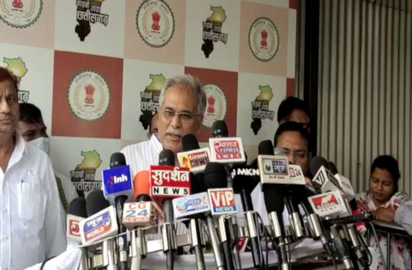 cm_latest_news.jpg कर्ज के मुद्दे पर रमन सिंह ने छत्तीसगढ़ सरकार को घेरा, CM भूपेश बोले - क्या BJP शासित राज्य कर्ज नहीं ले रहे