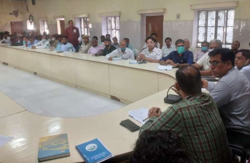मिलकर करें ऐसा प्रयास अधिकाधिक ग्रामीणों को मिले शिविरों का लाभ मिलकर करें ऐसा प्रयास अधिकाधिक ग्रामीणों को मिले शिविरों का लाभ