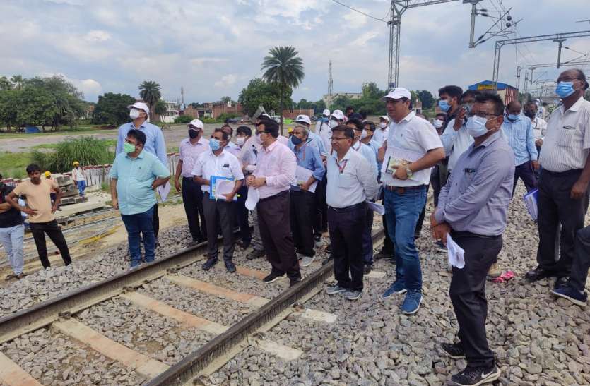 रायबरेली में गंगागंज से रूपामऊ तक दोहरीकरण व विद्युतीकरण का किया गया निरीक्षण,खामियों को लेकर अधिकारियों को लगाई गई फटकार रायबरेली में गंगागंज से रूपामऊ तक दोहरीकरण व विद्युतीकरण का किया गया निरीक्षण,खामियों को लेकर अधिकारियों को लगाई गई फटकार